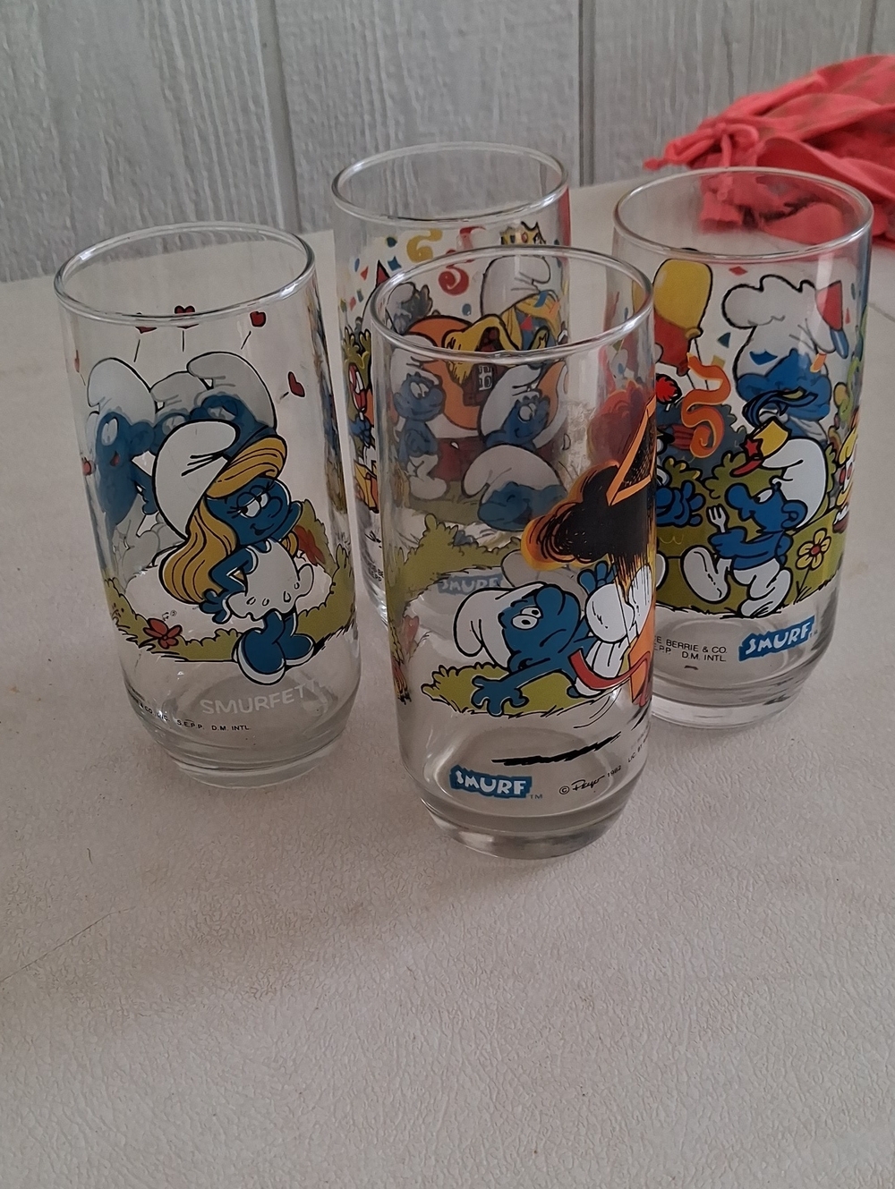 -vintage Smurf themed Drinking Glass -